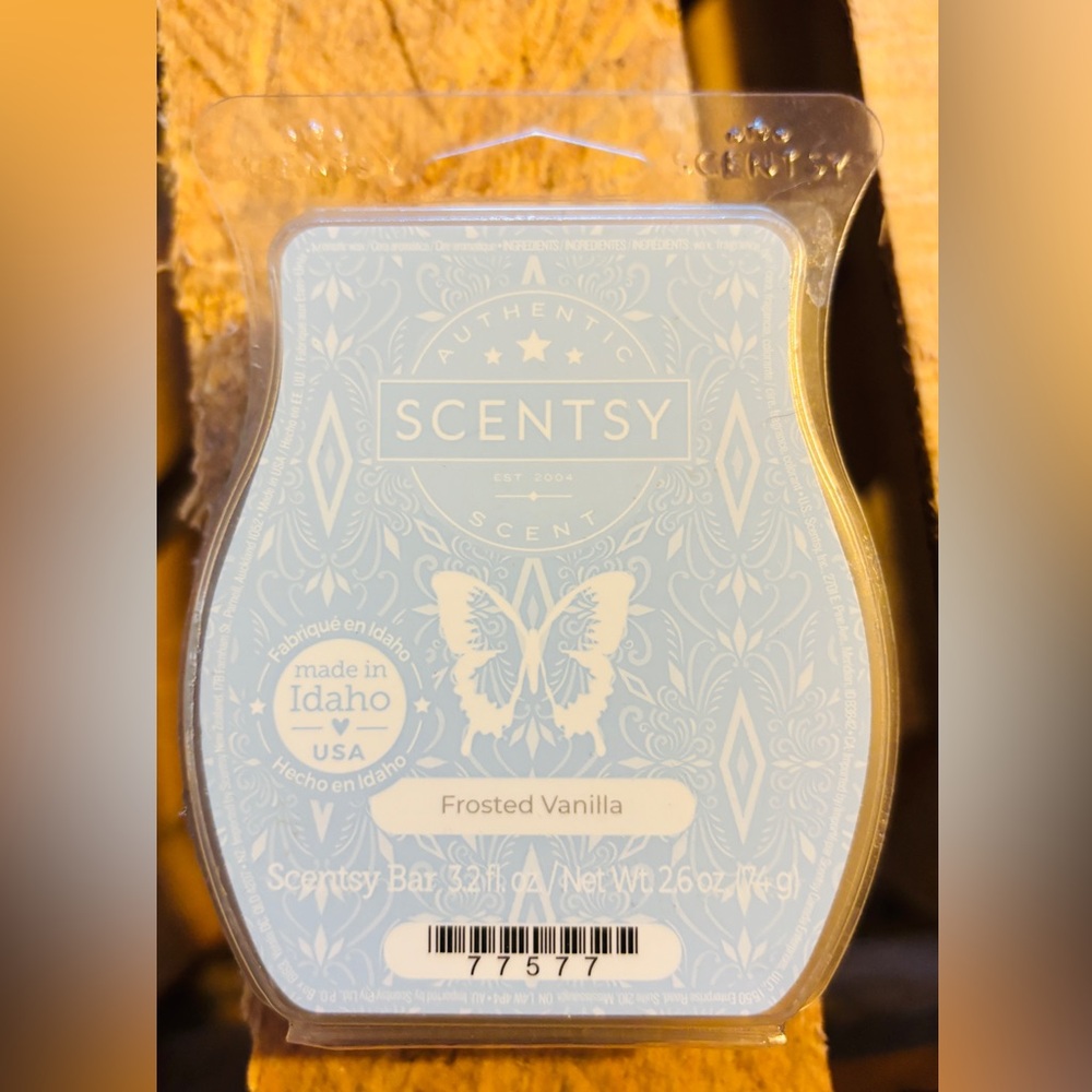 Scentsy Wax Bar Frosted Vanilla • New/Unused • Sweet Vanilla Scent
